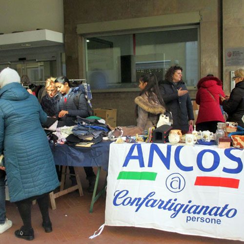 mercatino solidarietà