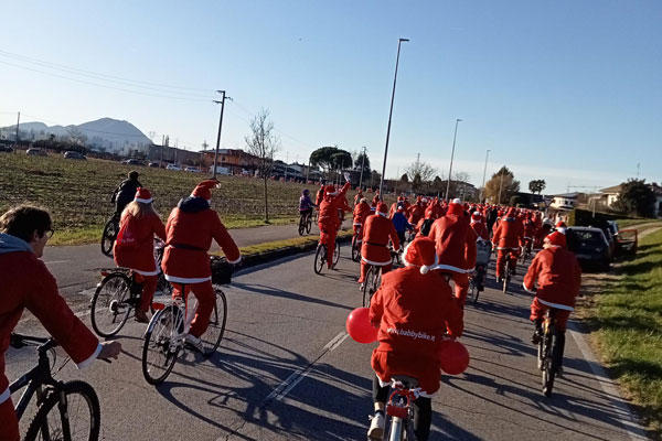 La pedalata solidale a Padova con ANCoS